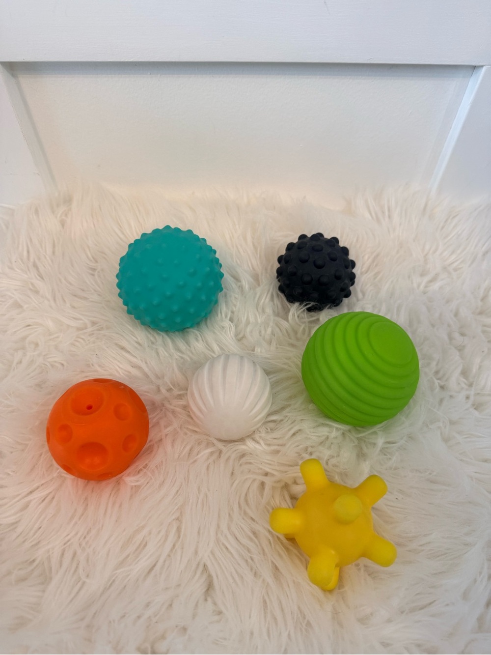 💫10/$25 • Infantino Textured Multi Ball Set